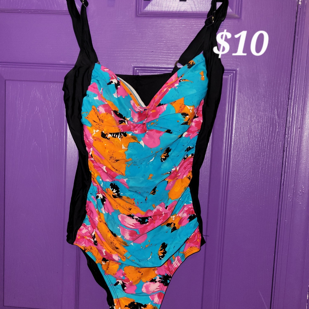 Ashley Stewart Elegant Black and White Swimwear